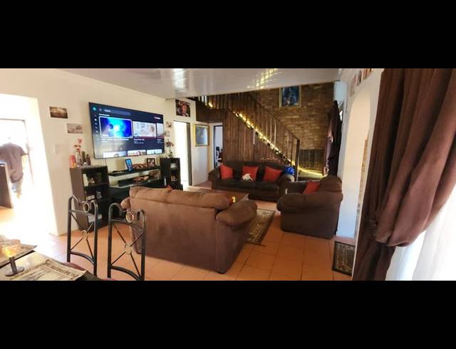 3 BEDROOM HOUSE FOR SALE IN CHANTELLE